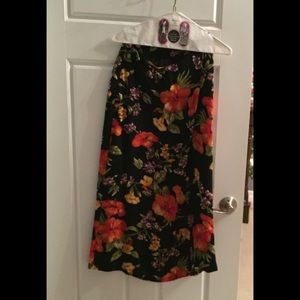 Size 6P Jones New York floral party skirt